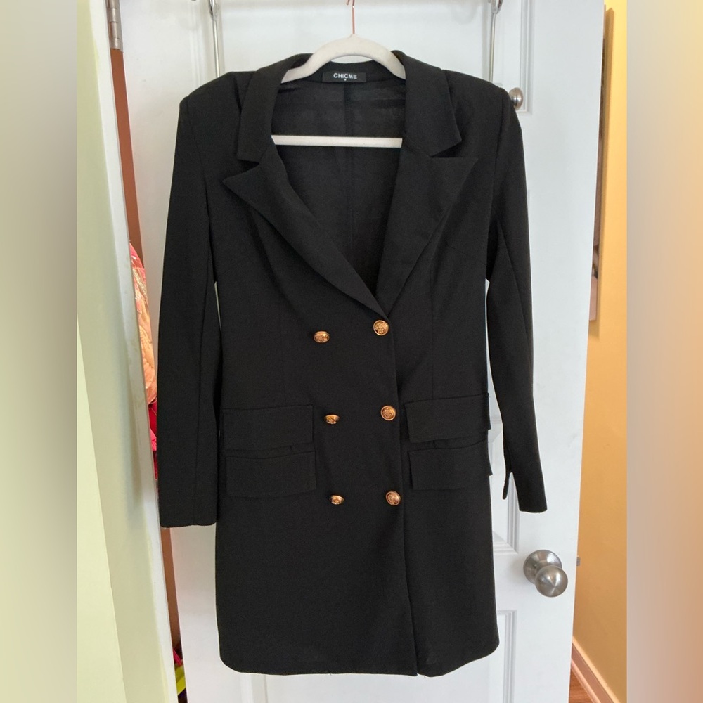 Elegant Black Double-Breasted Women's Coat